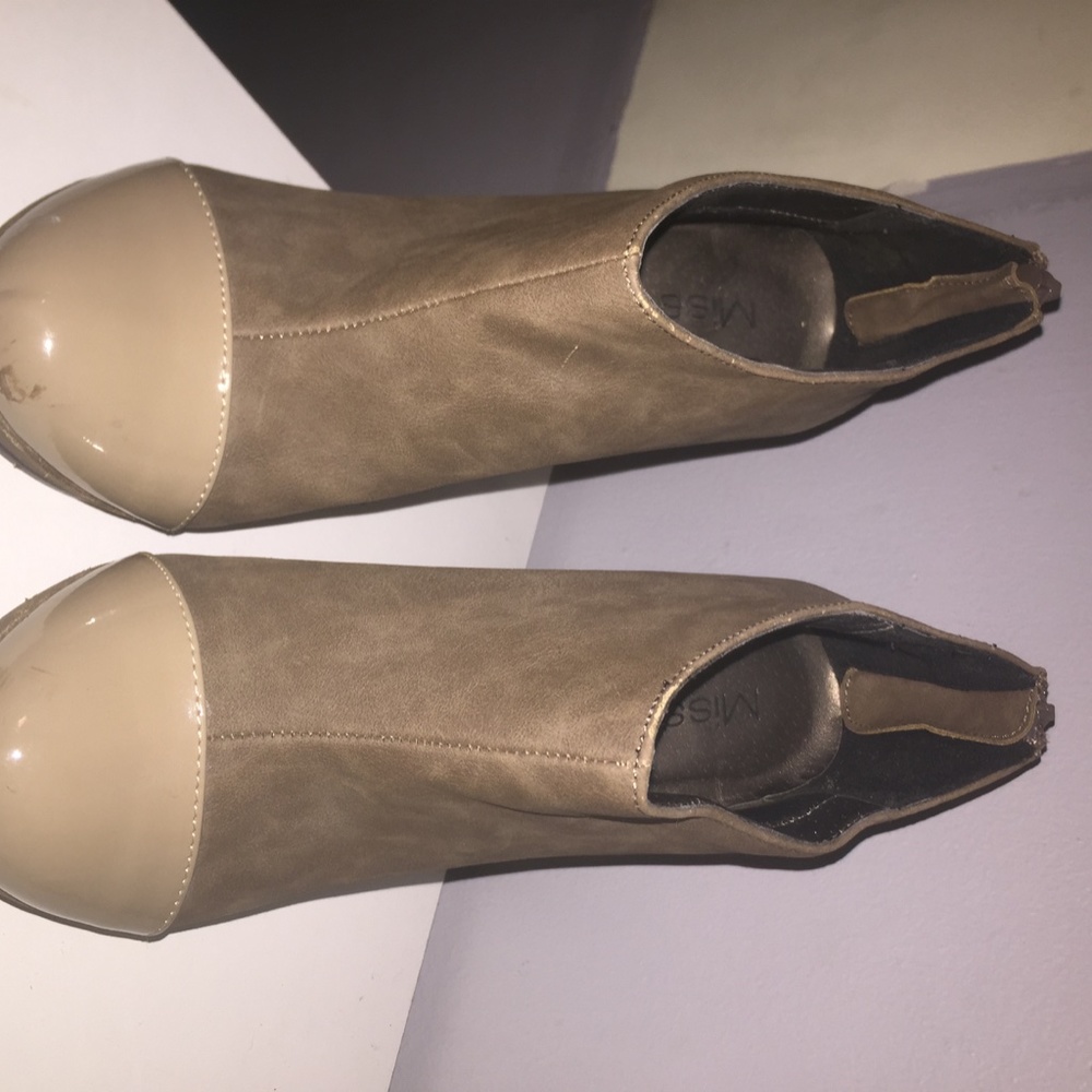 Gray boot heels - Picture 3 of 5